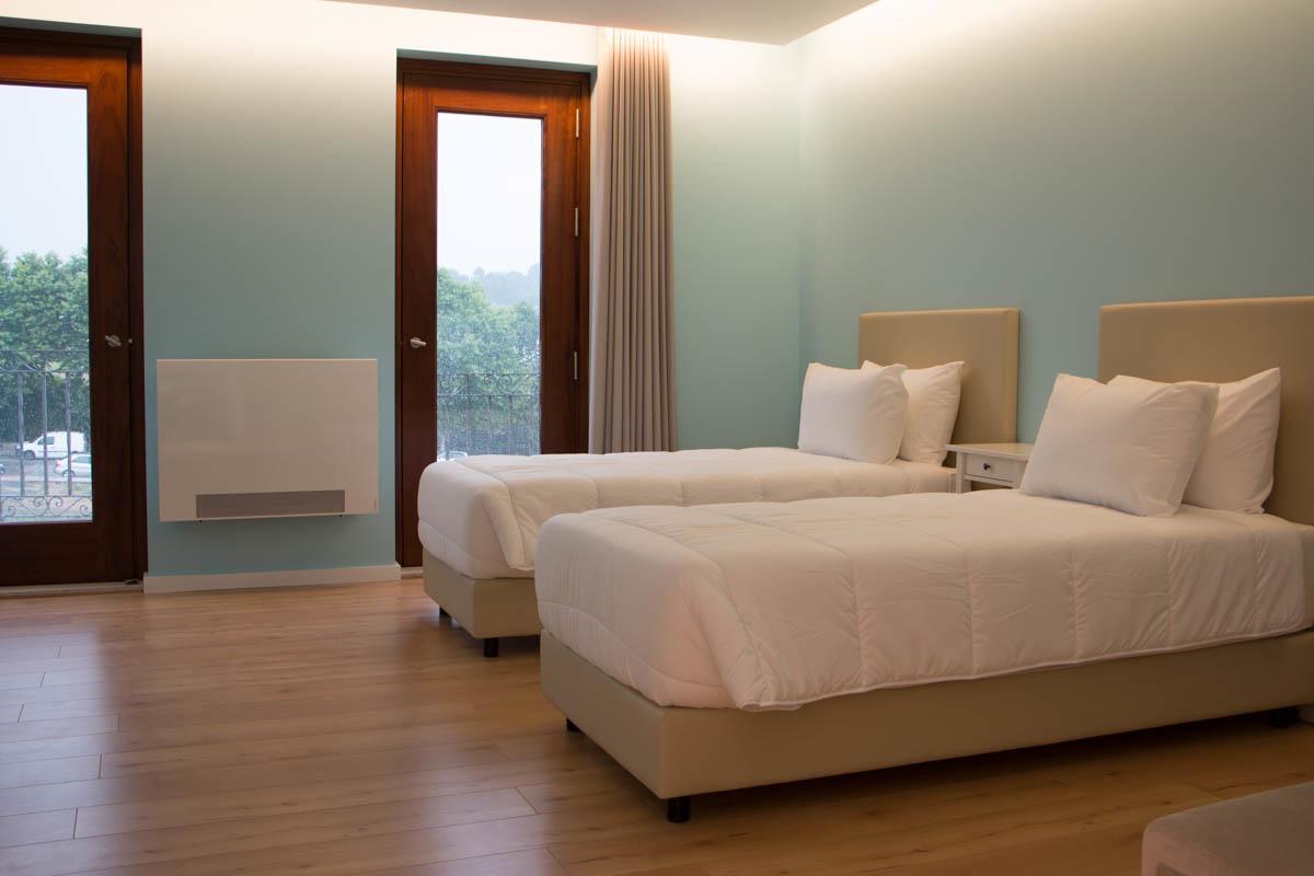 Standard Twin Room with Sofa,995039560:JPEG